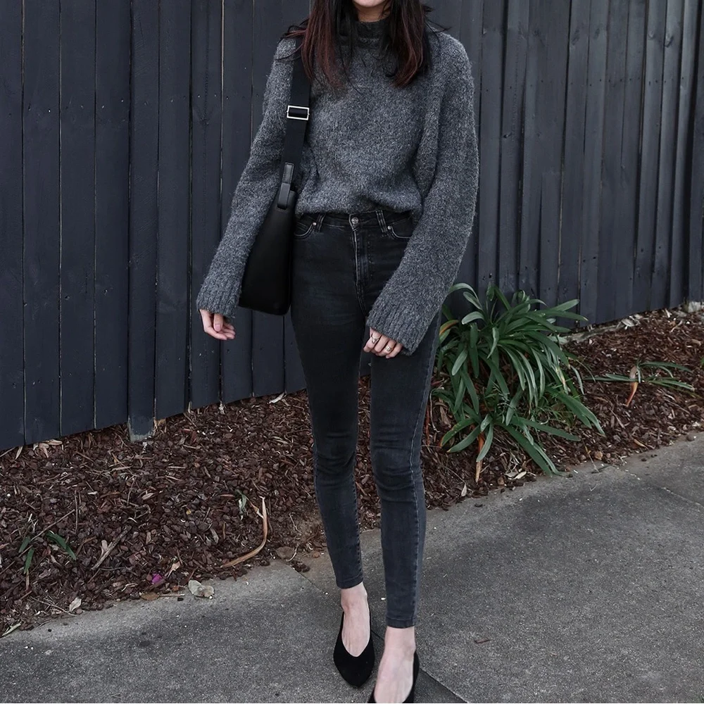 Everlane The Form Black Leather Adjustable Strap Bag - Picture 3 of 9